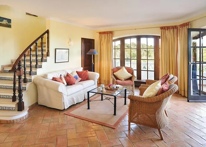 Andressa Вилла *